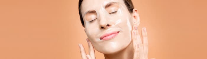 Hoolitsused ja kosmeetika naha "äratamiseks"